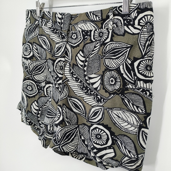 LOFT | linen blend shorts - Picture 2 of 5